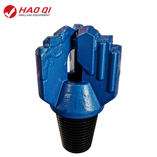 Broca de arrastre escalonada de 4 1/2" (114 mm) con 3 alas